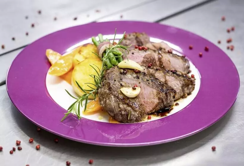 Hotelli Sonnenhof Teinachtal