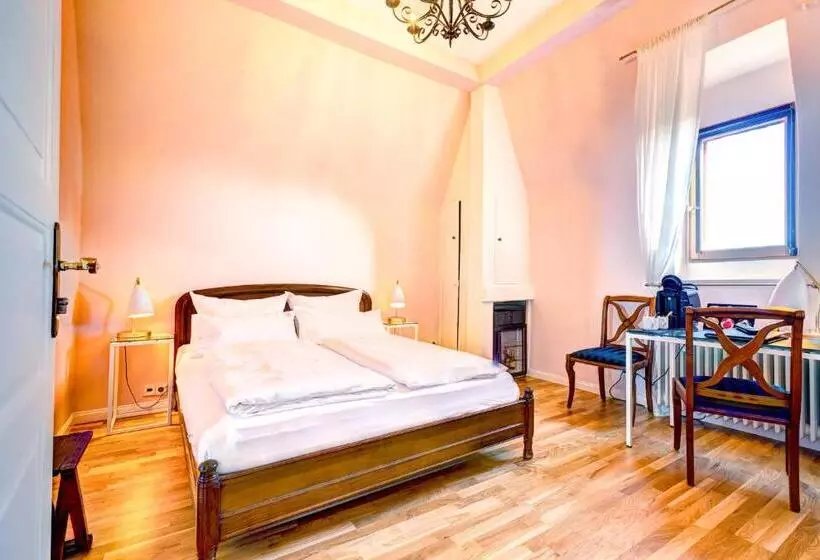 Hotelli Villa Königsgarten