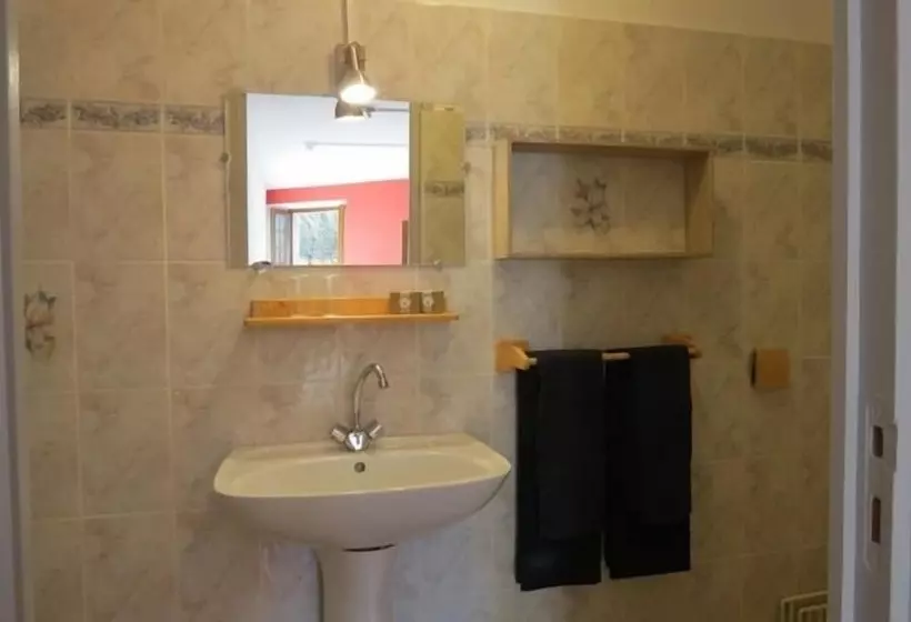 ペンション Au Figuier Des Cévennes