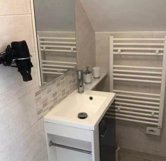 Majatalo Au Nom Des Dames, Maison Et Table D Hôtes, Près De Chenonceau Et Du Zoo De Beauval