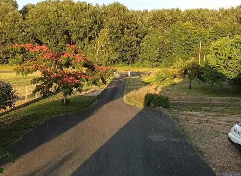 Majatalo Au Nom Des Dames, Maison Et Table D Hôtes, Près De Chenonceau Et Du Zoo De Beauval