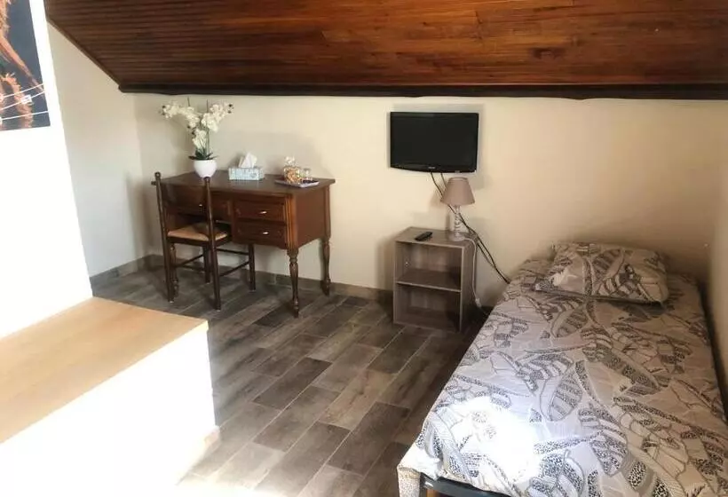 Majatalo Au Nom Des Dames, Maison Et Table D Hôtes, Près De Chenonceau Et Du Zoo De Beauval