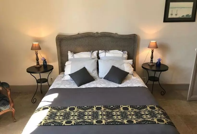 Majatalo Couleurs De Camargue