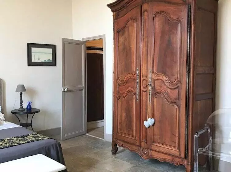 Majatalo Couleurs De Camargue