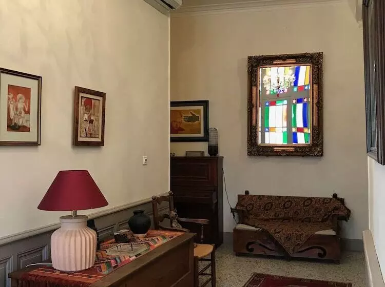 Majatalo Couleurs De Camargue