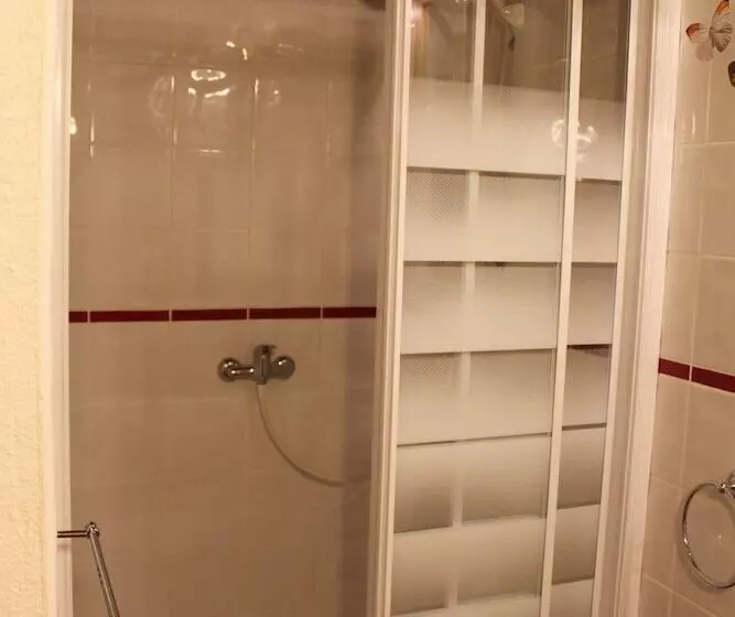 Majatalo La Grange Au Pesle