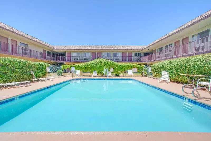 Отель Baymont By Wyndham Coalinga