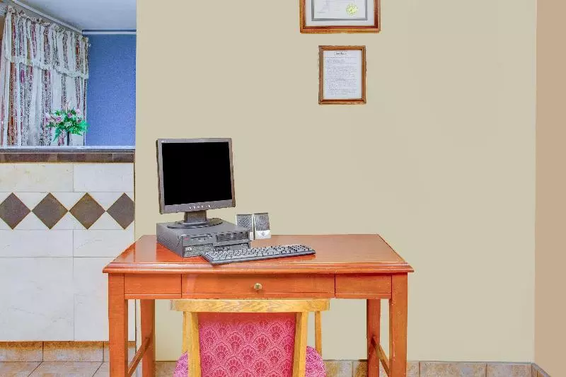 Отель Baymont By Wyndham Coalinga