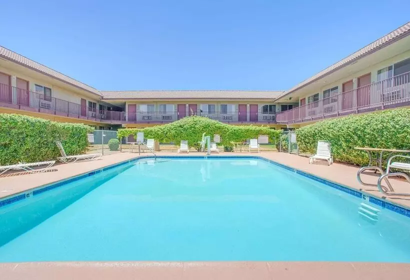 Отель Baymont By Wyndham Coalinga