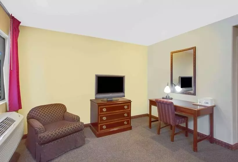 Отель Baymont By Wyndham Coalinga