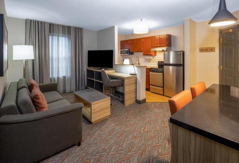 Отель Candlewood Suites Boston North Shore Danvers, An Ihg