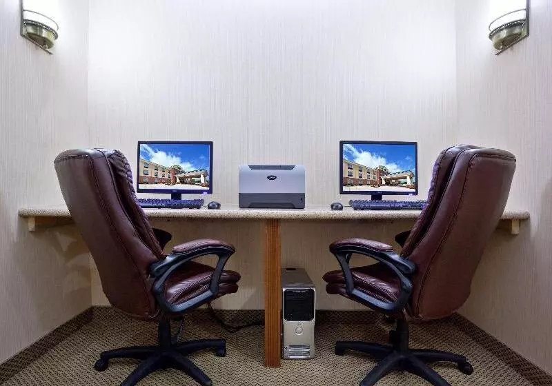 Holiday Inn Express Hotel & Suites Tipp City, An Ihg