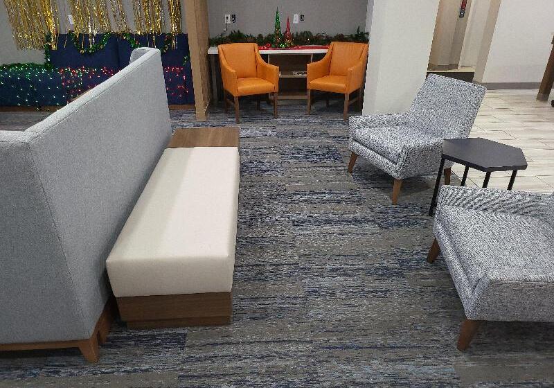 Holiday Inn Express Hotel & Suites Tipp City, An Ihg