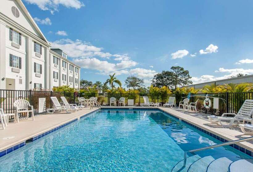 هتل Quality Inn Palm Bay Melbourne I95