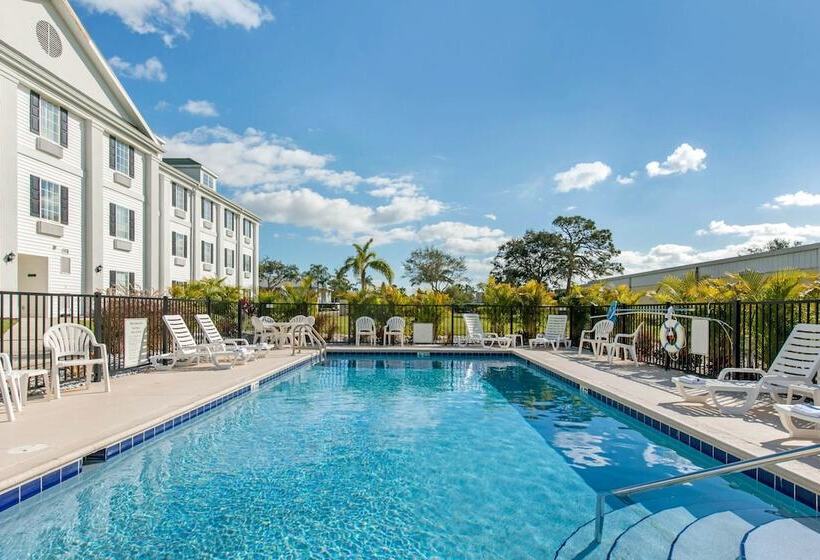 هتل Quality Inn Palm Bay Melbourne I95