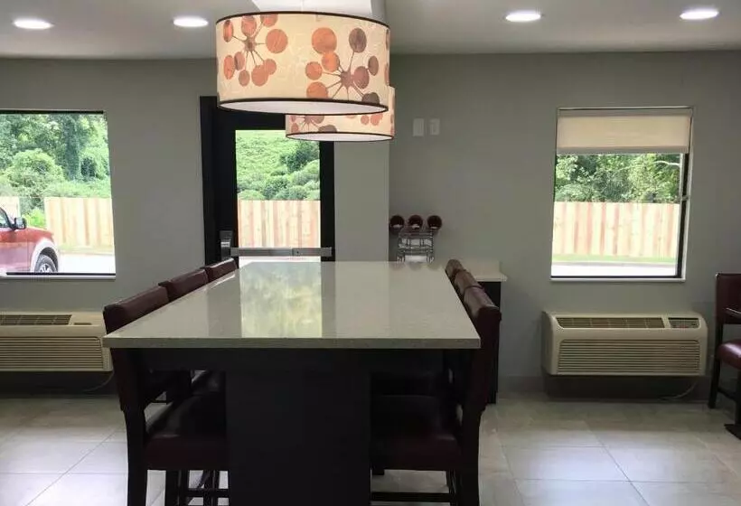 فندق Red Roof Inn Plus+ Birmingham East – Irondale/airport