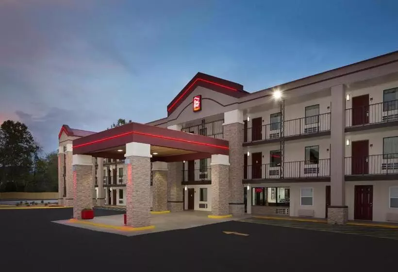 فندق Red Roof Inn Plus+ Birmingham East – Irondale/airport