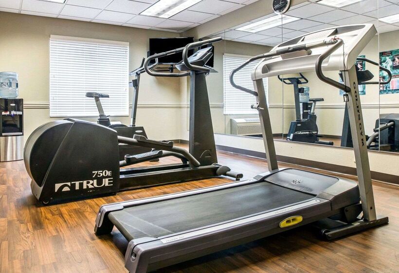 Otel Clarion Pointe Albemarle