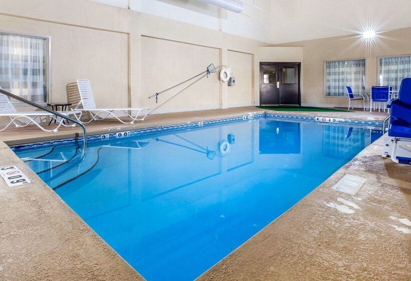 Otel Clarion Pointe Albemarle