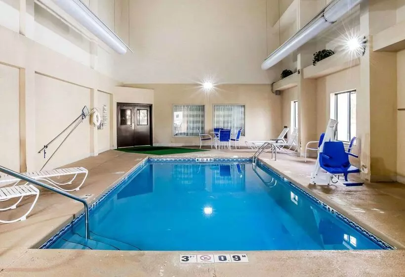 酒店 Clarion Pointe Albemarle