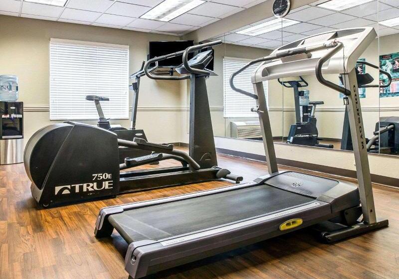 Otel Clarion Pointe Albemarle