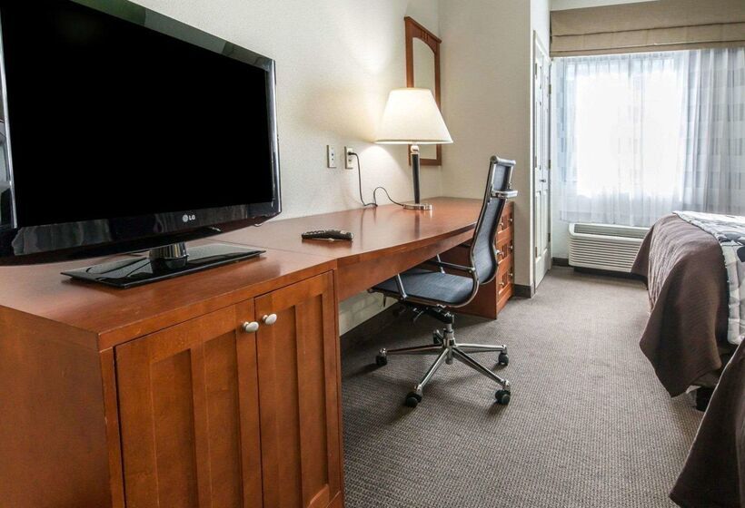 Отель Sleep Inn & Suites