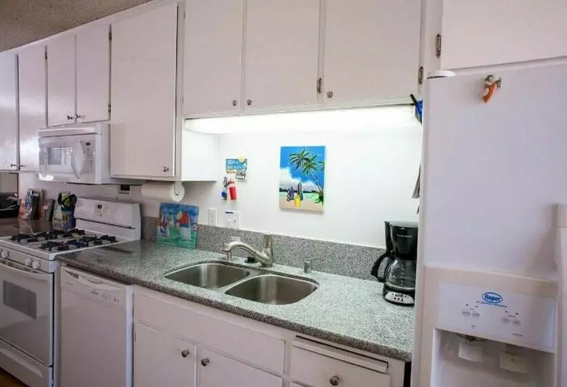 Hotel Sunset Sands Ocean Front Vacation