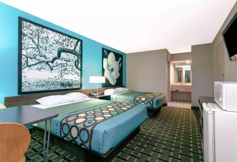 هتل Super 8 By Wyndham Brunswick South I 95