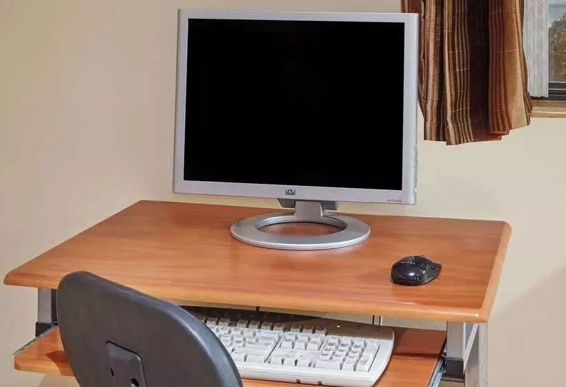 هتل Super 8 By Wyndham Greenville