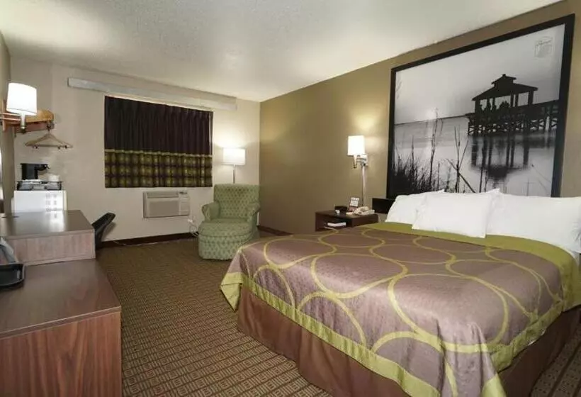 هتل Super 8 By Wyndham Greenville