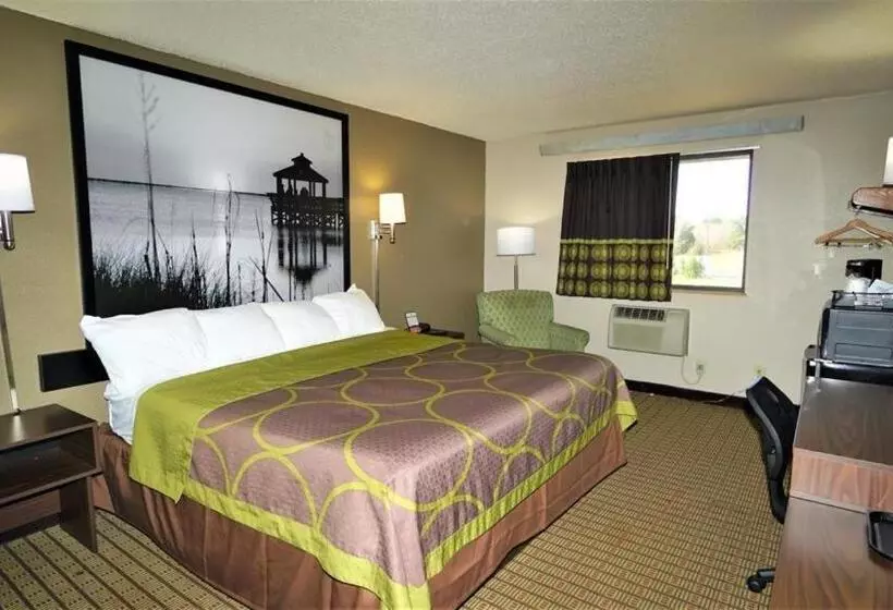 هتل Super 8 By Wyndham Greenville