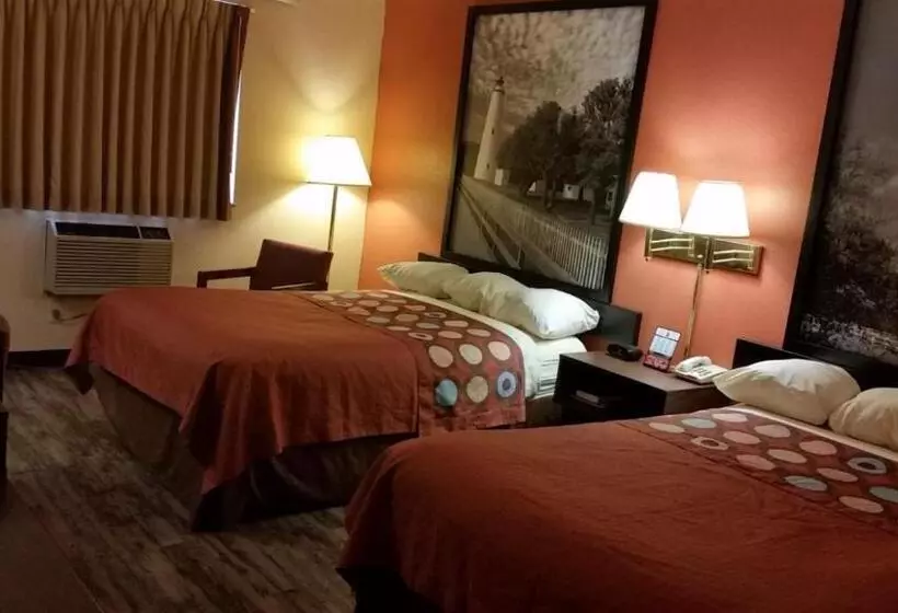 هتل Super 8 By Wyndham Greenville