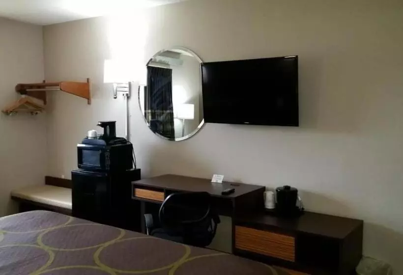 هتل Super 8 By Wyndham Greenville