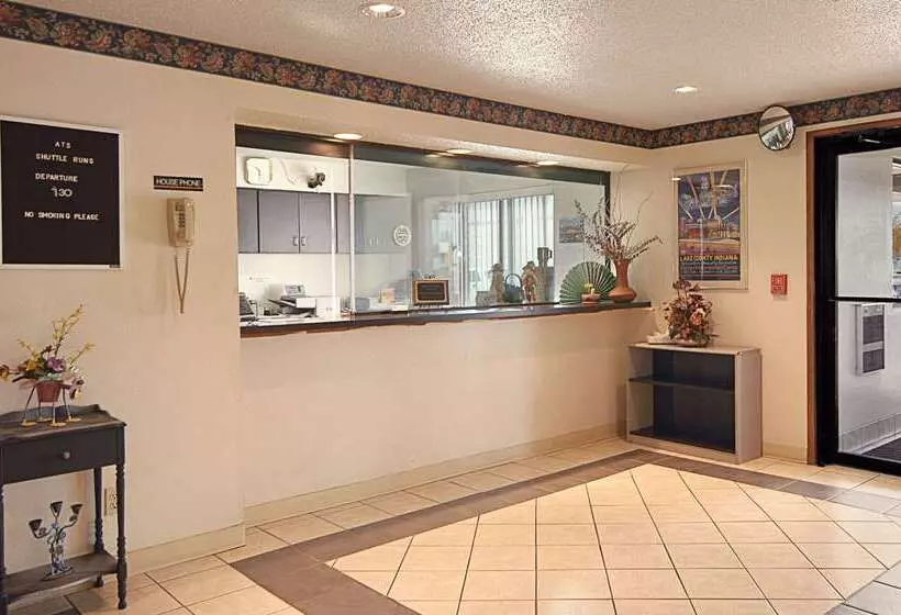 هتل Super 8 By Wyndham Hammond/north