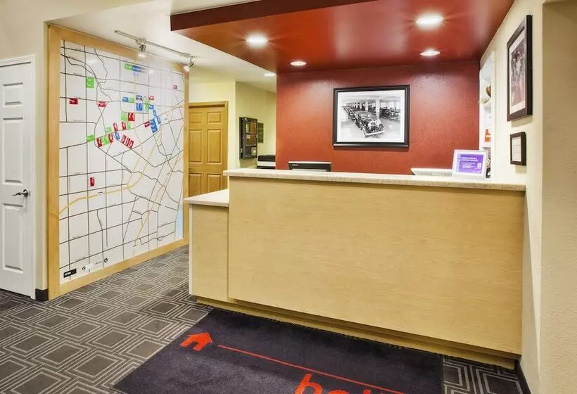 Отель Towneplace Suites Detroit Dearborn