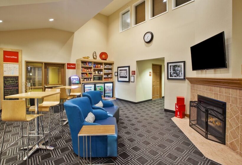 ホテル Towneplace Suites Detroit Dearborn