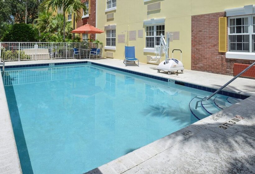 酒店 Candlewood Suites Miami Lakes, An Ihg