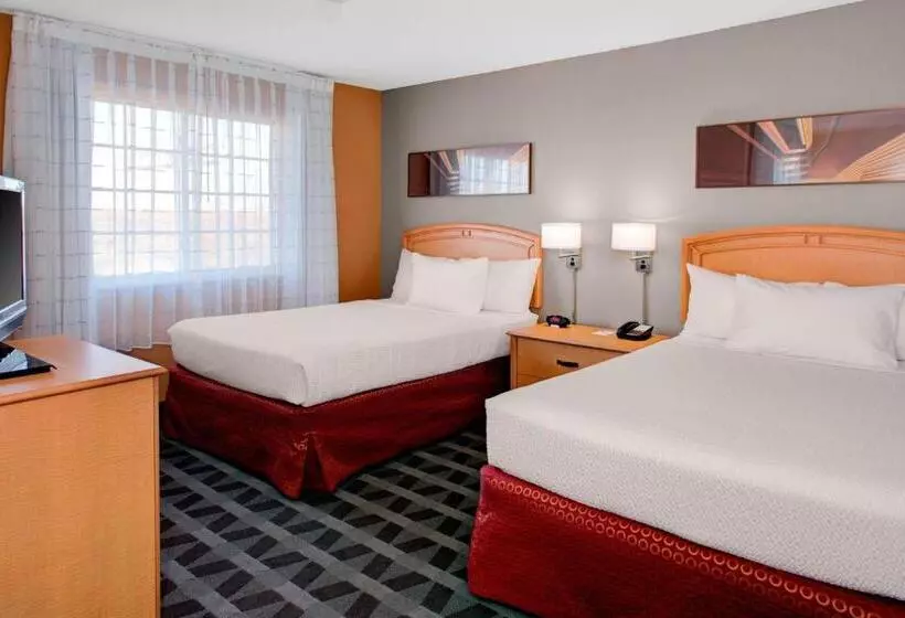 ホテル Towneplace Suites Wichita East