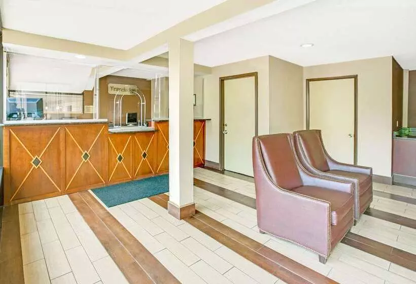 בית מלון כפרי Travelodge By Wyndham Silver Spring