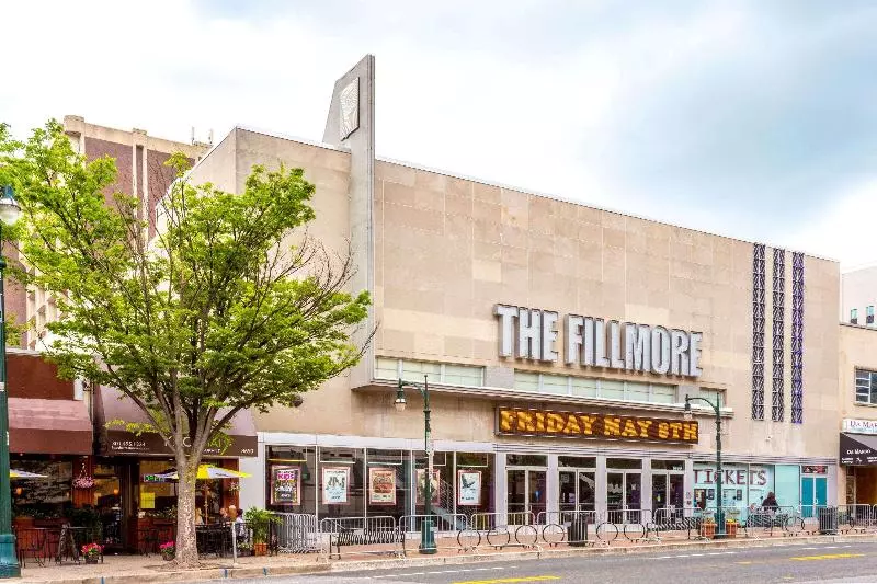 בית מלון כפרי Travelodge By Wyndham Silver Spring