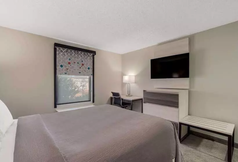 Мотель Quality Inn & Suites