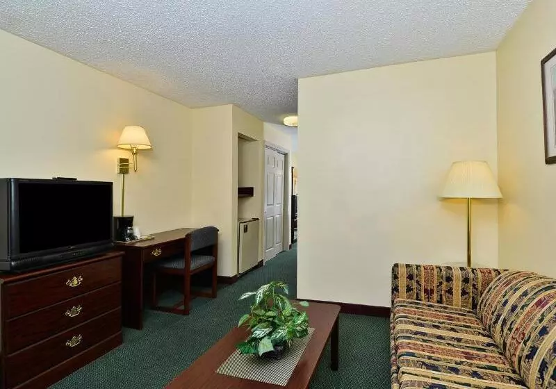 Мотель Quality Inn & Suites