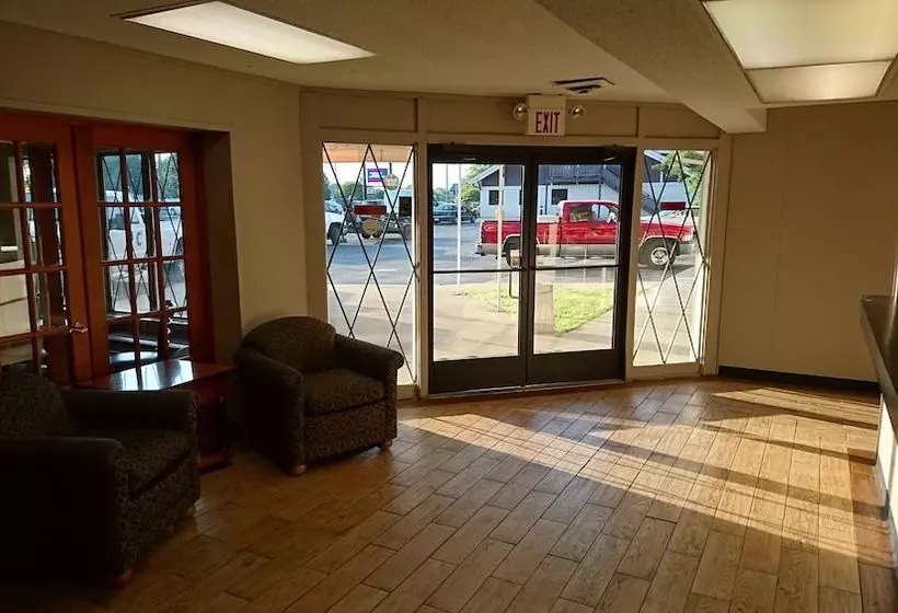 モーテル Burton Inn & Suites