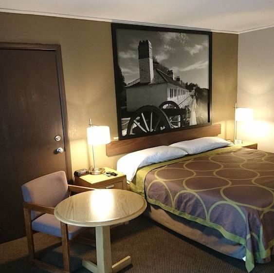 فندق على الطريق Burton Inn & Suites