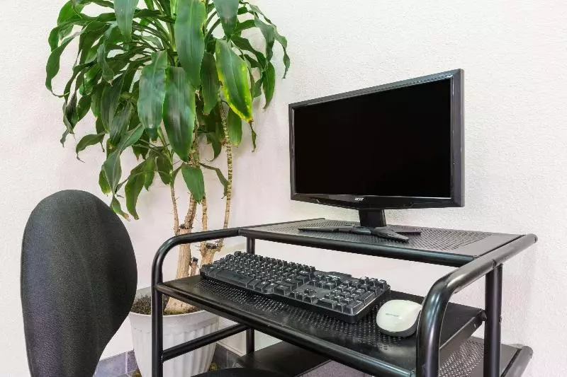 مُتل Creekside Inn & Suites