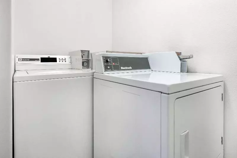 مُتل Creekside Inn & Suites