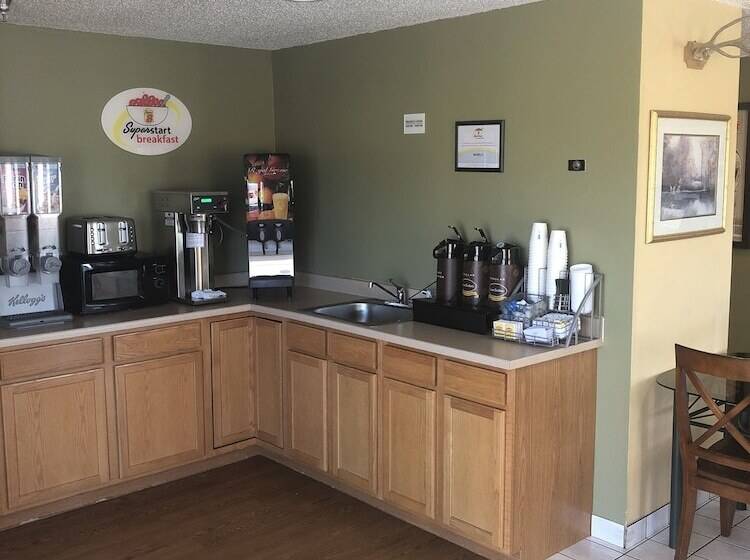 فندق على الطريق Florence, Co