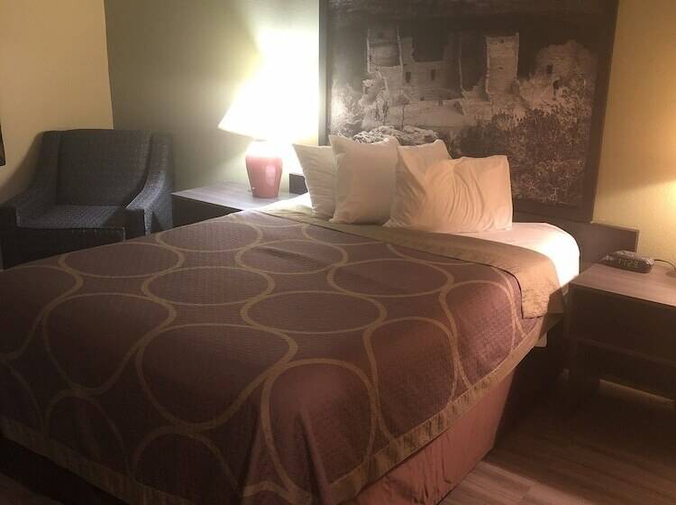 فندق على الطريق Florence, Co