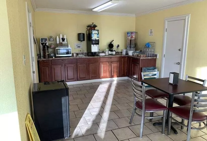 모텔 Relax Inn Heth