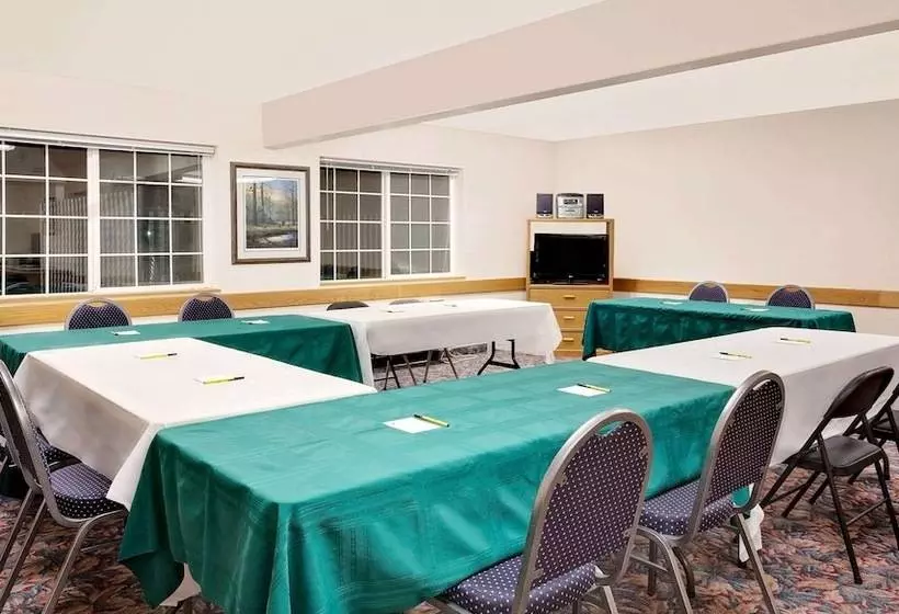 모텔 Super 8 By Wyndham Battle Mountain